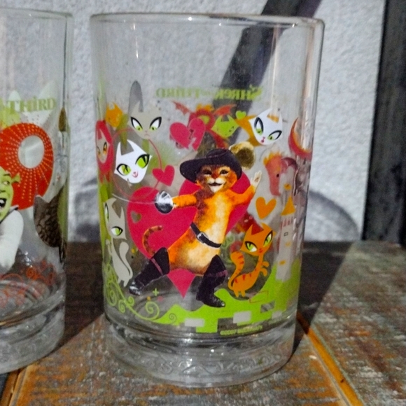 Collectible Fantasy Glasses, Set of 4 Tumblers - Picture 5 of 8